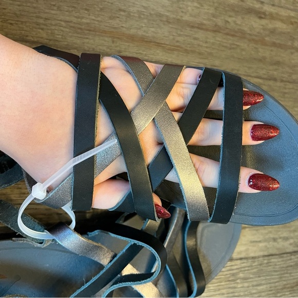 Olukai awe awe black and silver strappy sandals - Picture 2 of 7